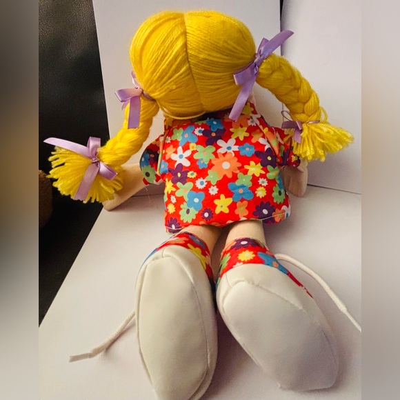 Cindy Peach Girl Hand Puppet - Picture 7 of 10